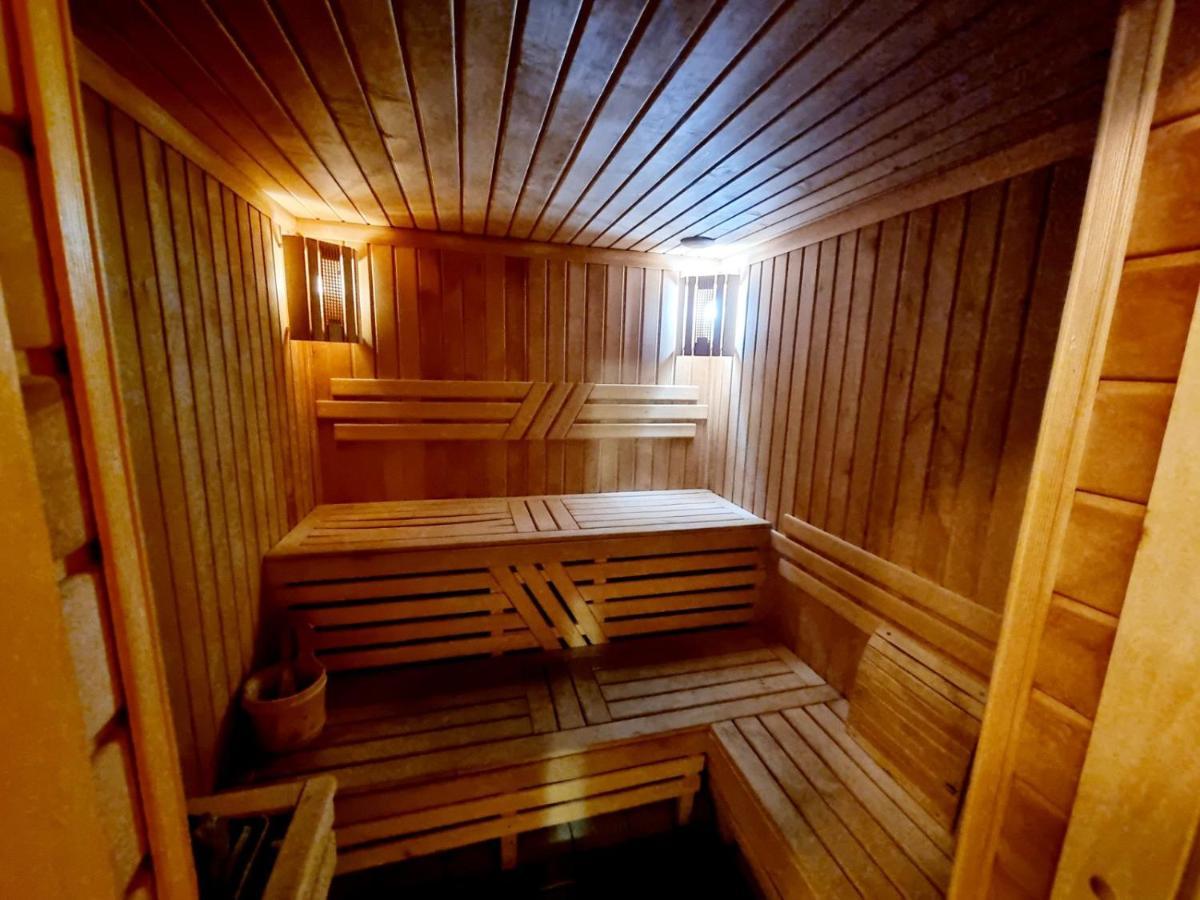 Helen Hotel Mykolaiv Dış mekan fotoğraf
