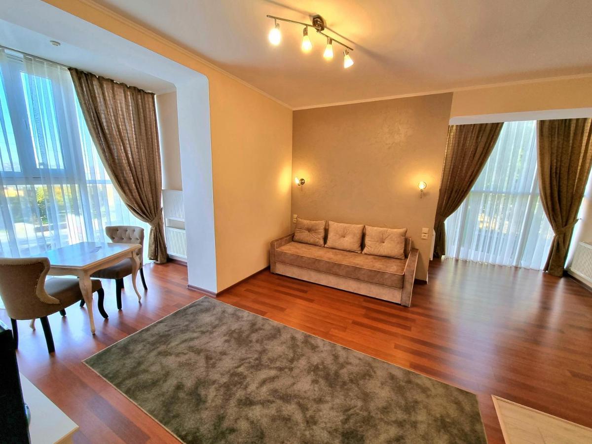 Helen Hotel Mykolaiv Dış mekan fotoğraf