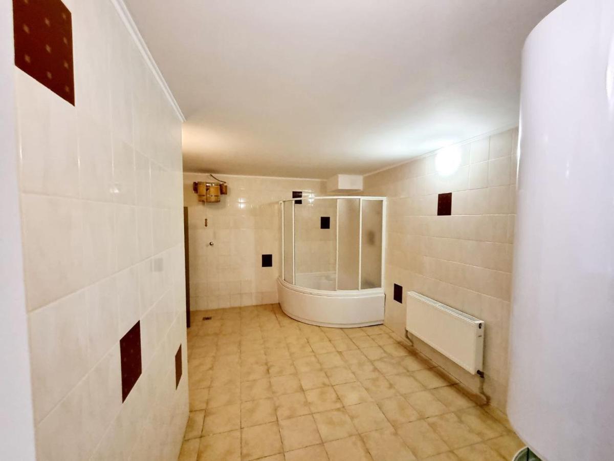Helen Hotel Mykolaiv Dış mekan fotoğraf