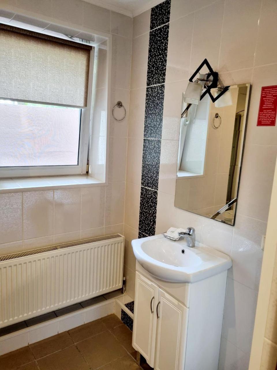 Helen Hotel Mykolaiv Dış mekan fotoğraf