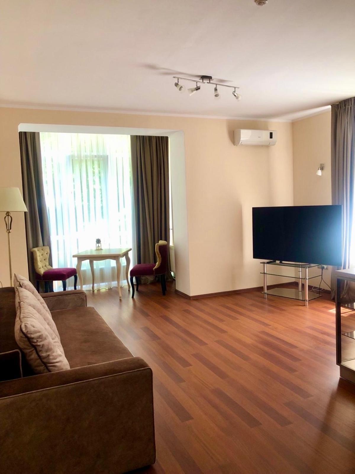 Helen Hotel Mykolaiv Dış mekan fotoğraf