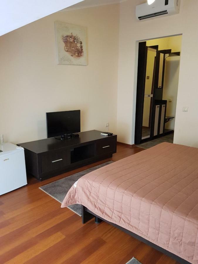 Helen Hotel Mykolaiv Dış mekan fotoğraf