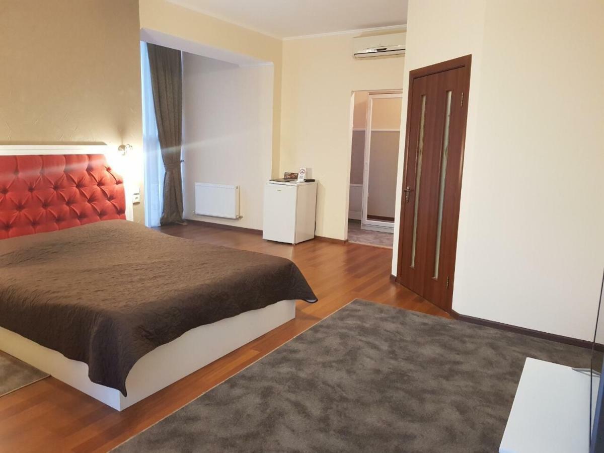 Helen Hotel Mykolaiv Dış mekan fotoğraf
