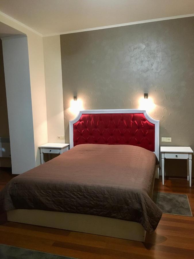 Helen Hotel Mykolaiv Dış mekan fotoğraf